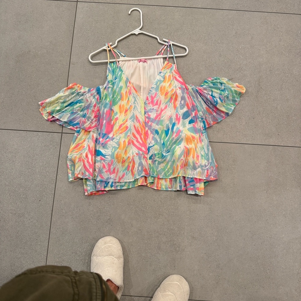 Lilly Pulitzer bright and beautiful Cold-Shoulder Top. XL, excellent condition - Picture 2 of 6